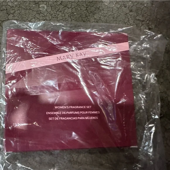 Mary Kay Womens fragrance set limited edition - Picture 1 of 3